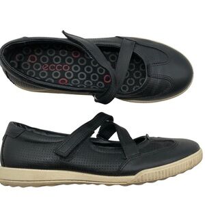 Ecco‎ Black Leather Moccasins with Tan Soles